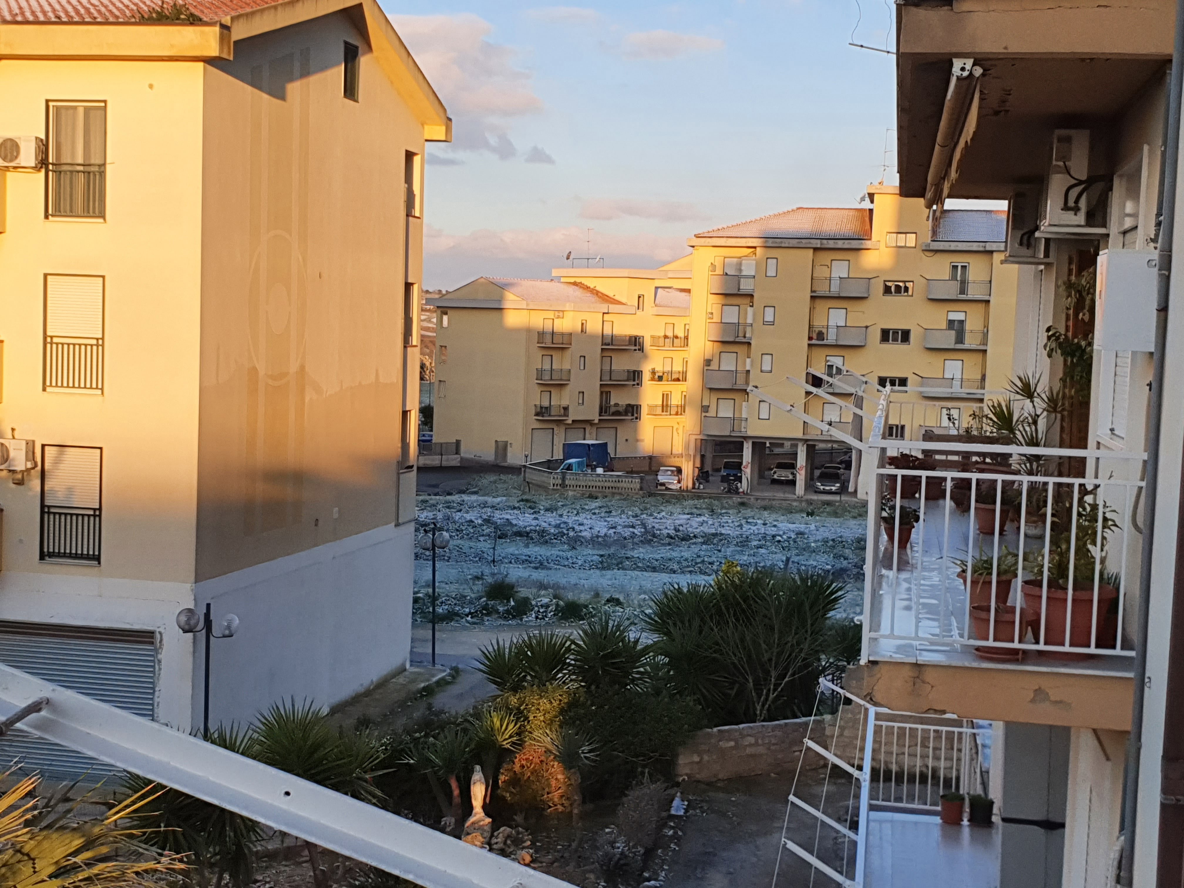 Canicattì, come da previsioni è arrivata qualche spruzzata di neve (foto e video) Canicattì, come da previsioni è arrivata qualche spruzzata di neve (foto e video)