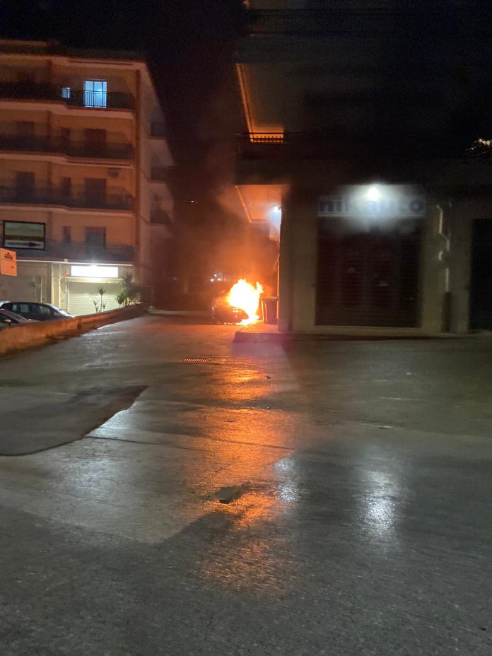 Incendio auto Canicattì