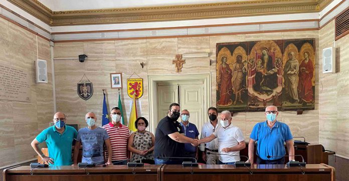 La Stretta di Mano. Da sinistra Montana, Cosentino,Peritore,Callea,Scimonelli, Ripellino, Galanti, Morellobis