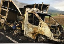 Canicattì, fulmine colpisce la cabina di un furgone: autista salvo per miracolo