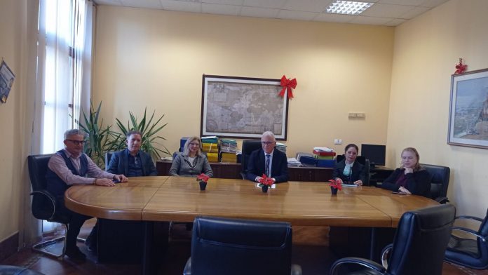 2. Foto Tavolo. Giuseppe Colonna, Angelo Cimino,Elena Crapanzano, Rino La Mendola, Santina Burgio, Lina Scifo