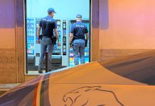 Caltanissetta, tre giovani sorpresi con hashish all’interno di un distributore h24: segnalati alla prefettura per detenzione di sostanze stupefacenti