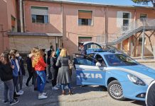 Licata, bullismo e pericoli legati all’uso di Internet: la polizia incontra gli studenti