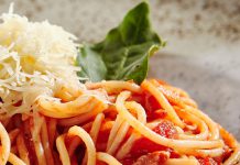 Caltanissetta, primo fast food a 1 euro contro la povertà: promosso da Regione, Cri e altre associazioni