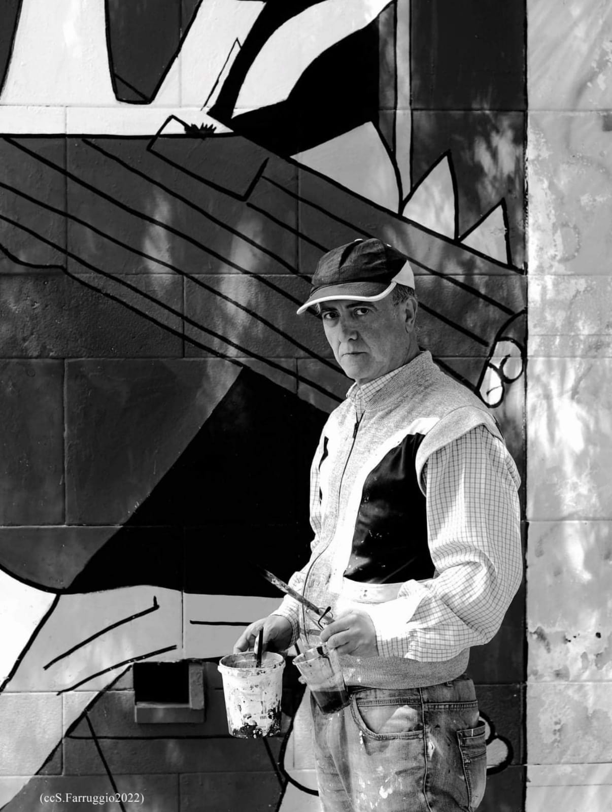 Canicattì, l'artista canicattinese Gioacchino Di Caro realizza "La Guernica" di Picasso all'interno della villa comunale Canicattì, l'artista canicattinese Gioacchino Di Caro realizza "La Guernica" di Picasso all'interno della villa comunale