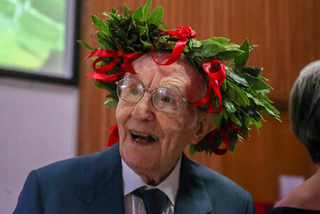 Studente palermitano di 97 anni si laurea con 110 e lode