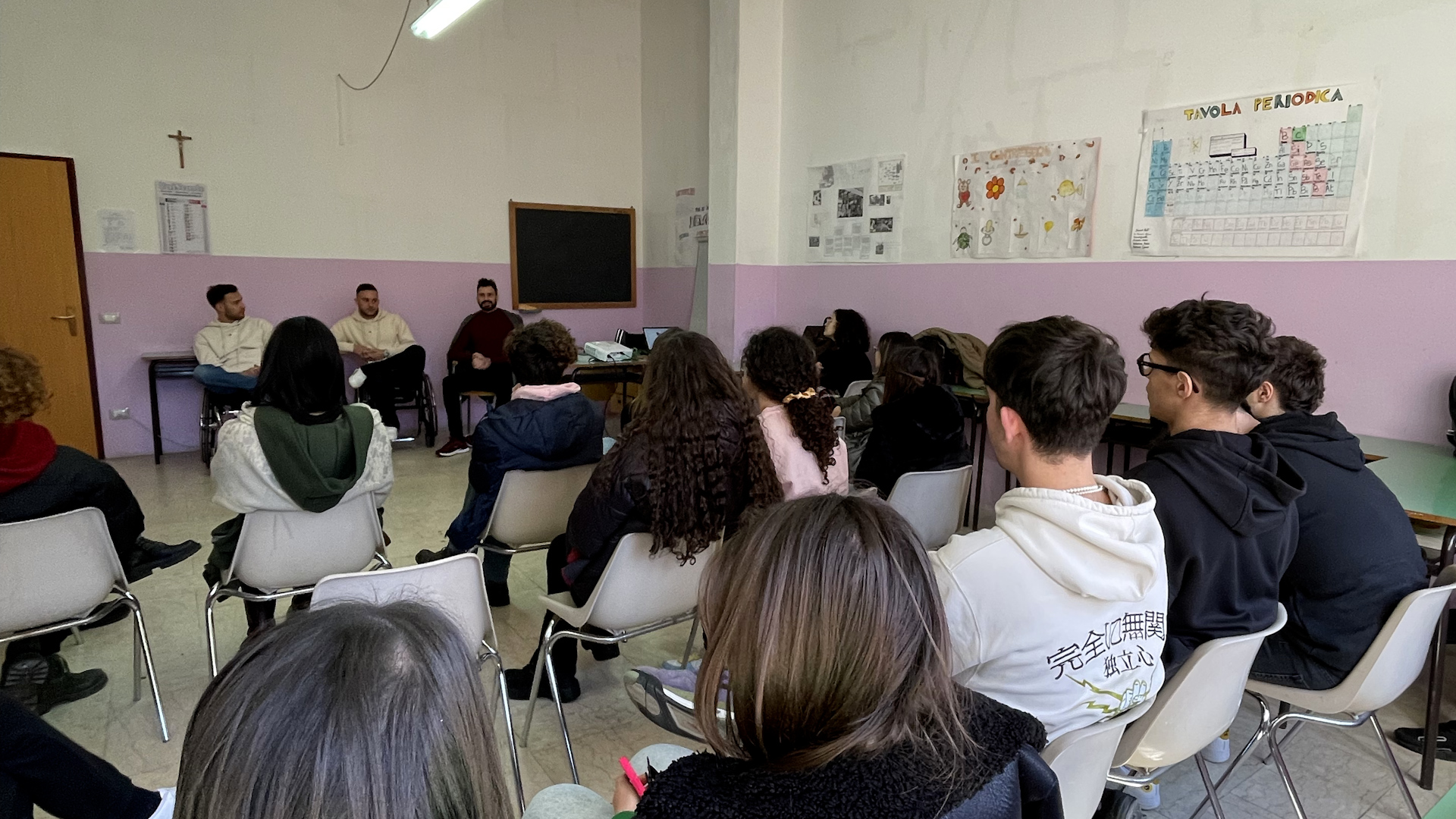 Scuola e disabilità, la storia di Mimmo e Peppe a confronto con i liceali. “La disabilità come ricchezza” Scuola e disabilità, la storia di Mimmo e Peppe a confronto con i liceali. “La disabilità come ricchezza”