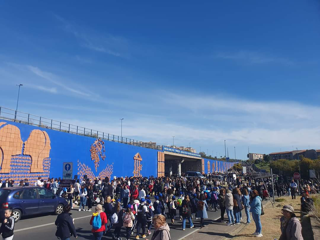 Catania, inaugurata a Librino la "Porta delle Farfalle": la più grande opera monumentale al mondo in basso rilievo ceramico Catania, inaugurata a Librino la "Porta delle Farfalle": la più grande opera monumentale al mondo in basso rilievo ceramico
