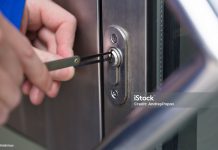 Catania, possesso ingiustificato di chiavi alterate e grimaldelli: arrestato 40enne