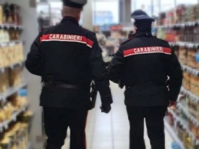 Furto in un supermercato