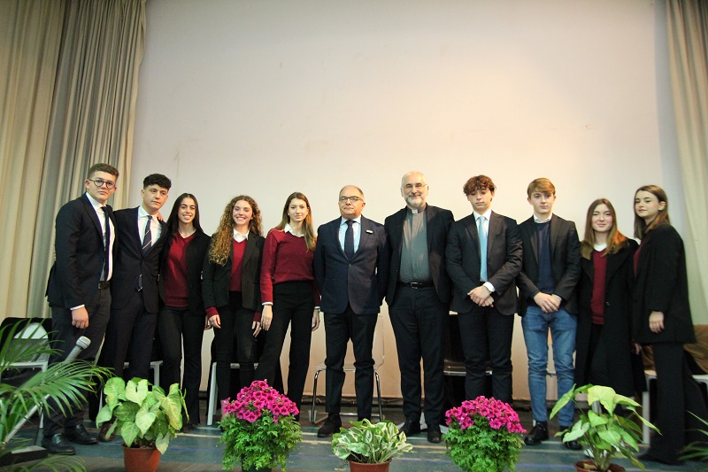 Dialogo con il Procuratore Maurizio De Lucia: Matteo Messina Denaro al centro della conversazione con gli studenti del Gonzaga Dialogo con il Procuratore Maurizio De Lucia: Matteo Messina Denaro al centro della conversazione con gli studenti del Gonzaga