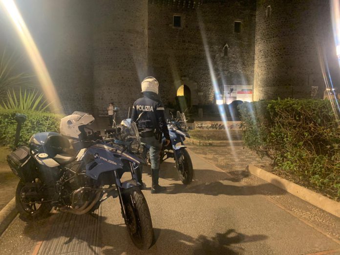 motovolanti-in-piazza-federico-di-svevia