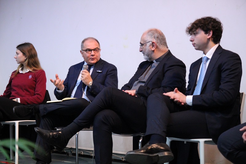 Dialogo con il Procuratore Maurizio De Lucia: Matteo Messina Denaro al centro della conversazione con gli studenti del Gonzaga Dialogo con il Procuratore Maurizio De Lucia: Matteo Messina Denaro al centro della conversazione con gli studenti del Gonzaga
