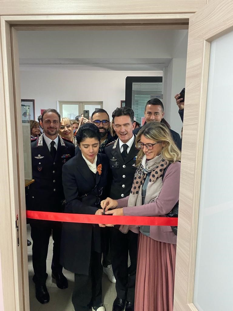 Inaugurata a Santa Teresa di Riva una "Stanza Tutta per Sé " contro la violenza di genere Inaugurata a Santa Teresa di Riva una "Stanza Tutta per Sé " contro la violenza di genere