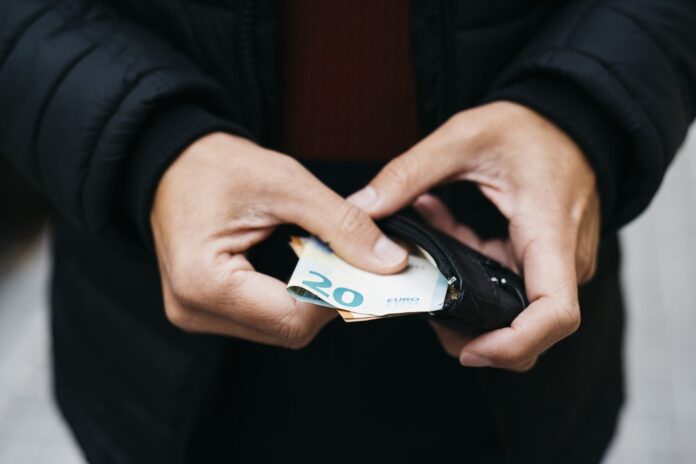 Arresti per estorsioni