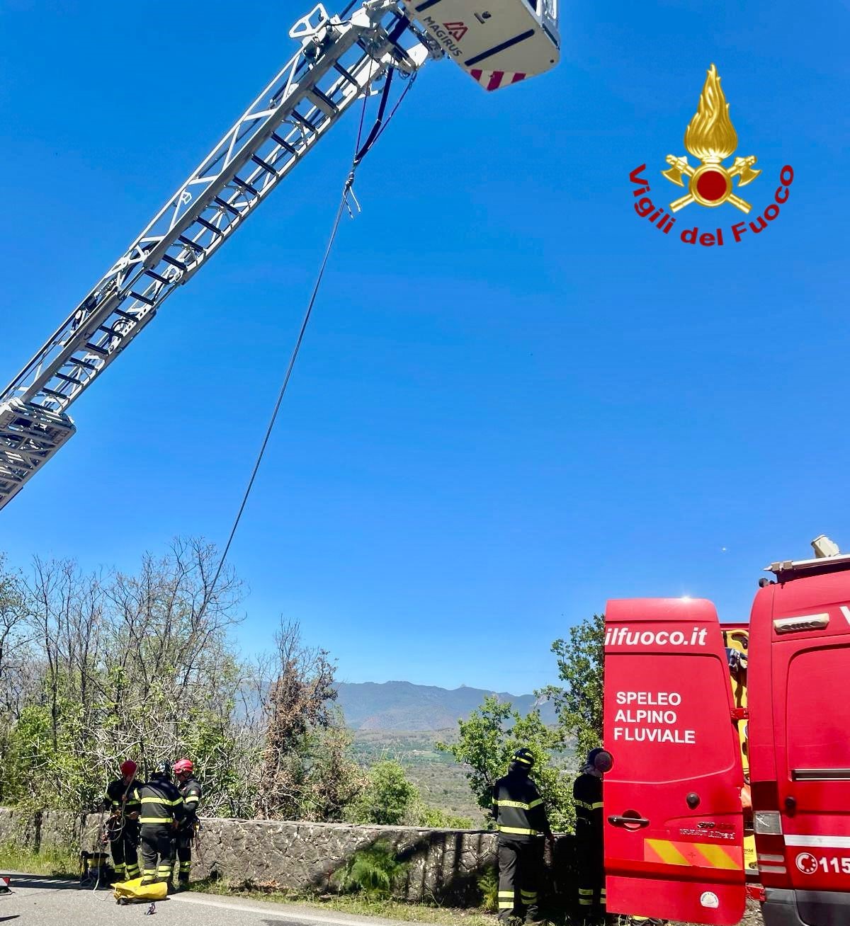 Motociclista precipita in una scarpata lungo la Mareneve: soccorso dal Cnsas e trasferito in ospedale Motociclista precipita in una scarpata lungo la Mareneve: soccorso dal Cnsas e trasferito in ospedale