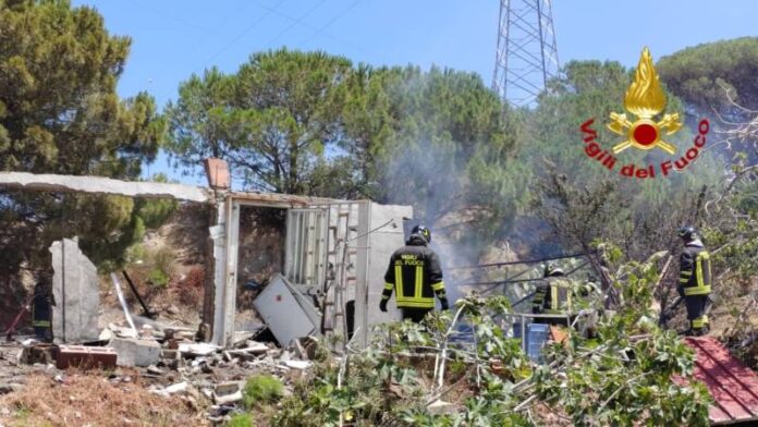 Esplosione in fabbrica fuochi