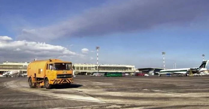 Pulizia pista aeroporto